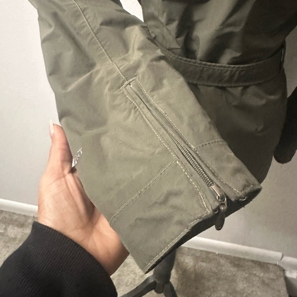 The North Face Army Green Hooded Jacket - Picture 15 of 15